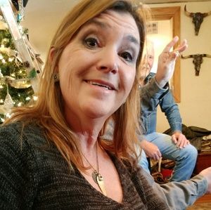 Meet your Posher, Denise